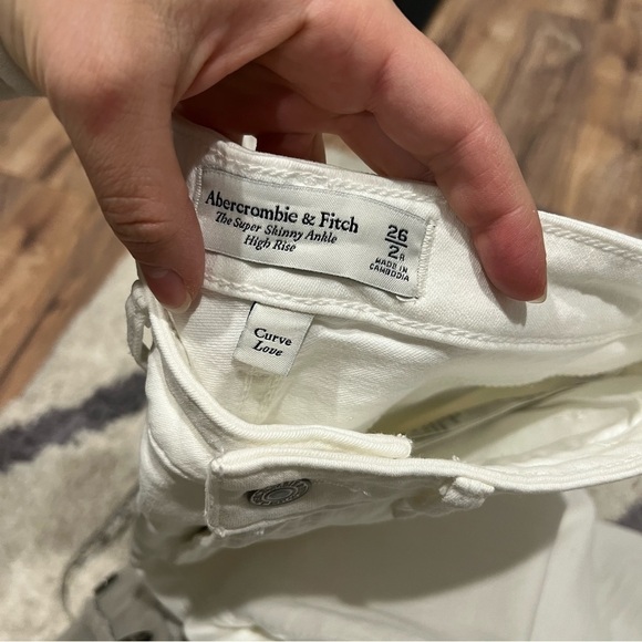 Abercrombie & Fitch Curve Love High Rise Super Skinny Ankle Jean - Picture 12 of 14